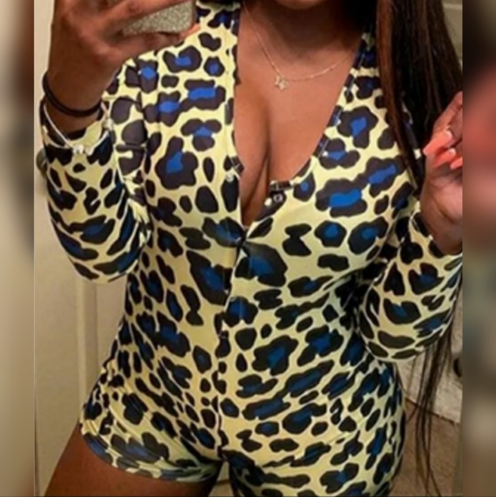 Leopard print onesie Yellow w/ blue spots